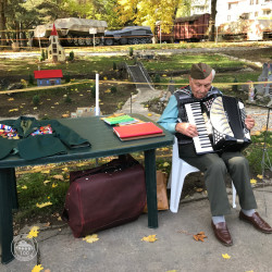 Hosť: poručík v zálohe pán Vladimír Strmeň, vojnový veterán, účastník SNP